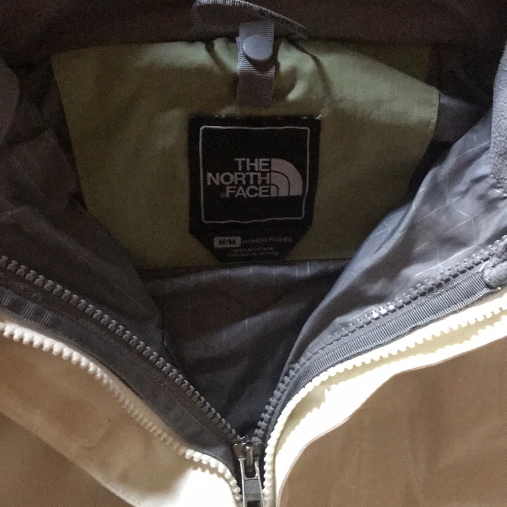 Northface Hyvent Rain/Wind Jacket. Medium - image 3